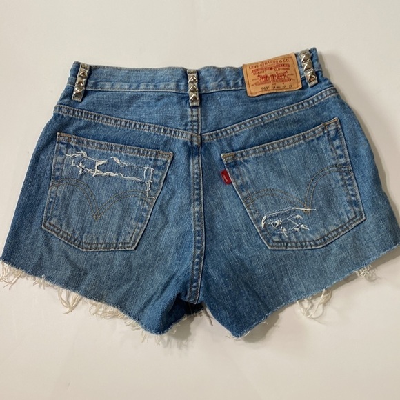 Levi’s 569 Loose High Waist Studded Jean Shorts Size 27 - Picture 4 of 8